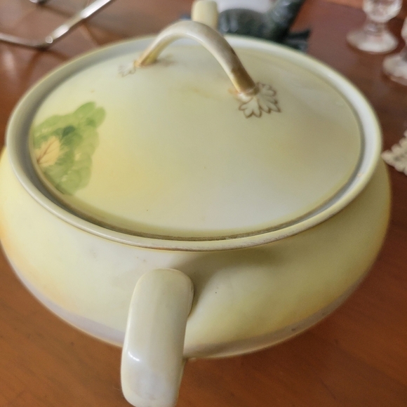 Nippon Japan Vintage Covered Handled Bowl With Matte Finish - Picture 12 of 13